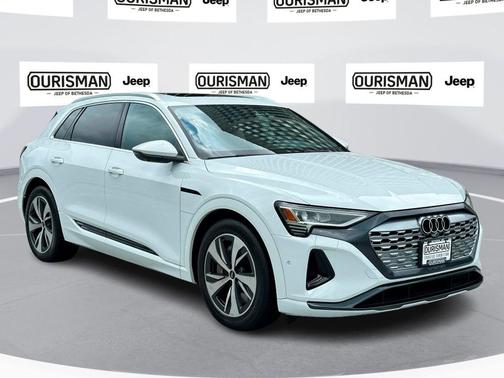 2024 Audi Q8 e-tron Premium