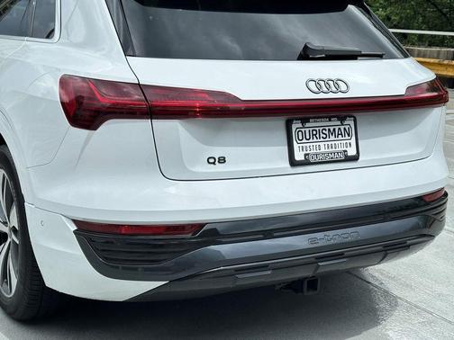 2024 Audi Q8 e-tron Premium
