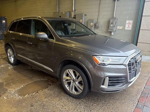 2021 Audi Q7 55 Premium Plus