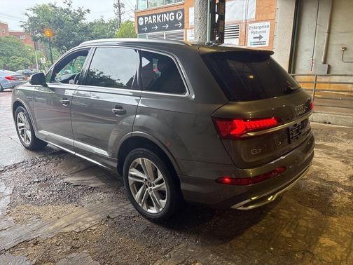 2021 Audi Q7 55 Premium Plus
