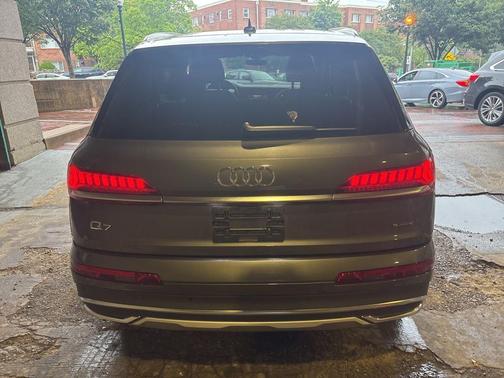 2021 Audi Q7 55 Premium Plus