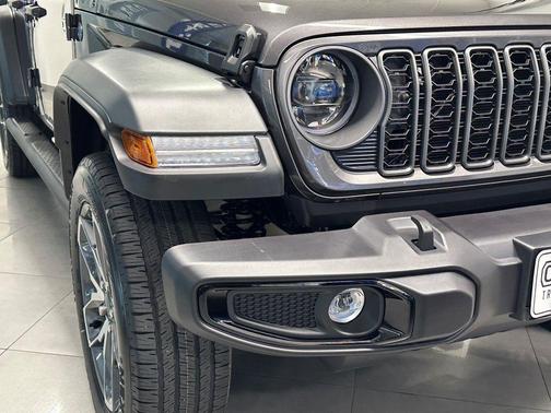 2025 Jeep Wrangler 4xe Sport
