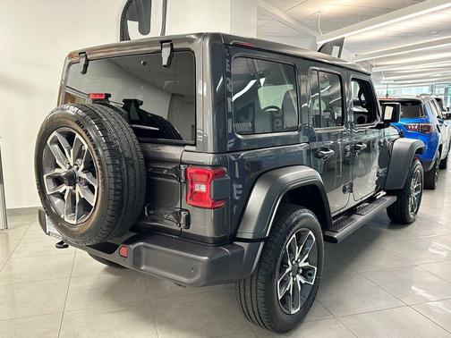 2025 Jeep Wrangler 4xe Sport