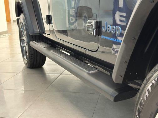 2025 Jeep Wrangler 4xe Sport