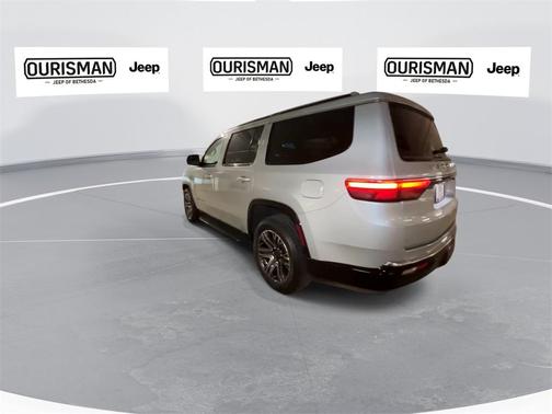 2024 Jeep Wagoneer Base