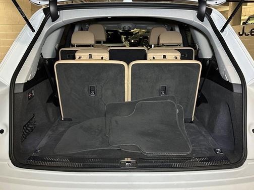 2022 Audi Q7 55 Premium