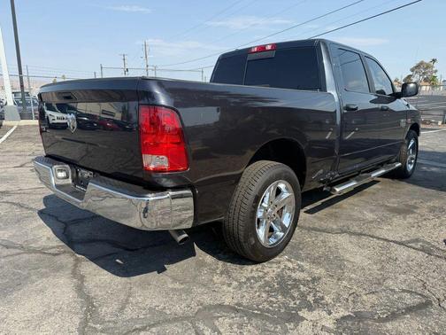 2019 RAM 1500 SLT
