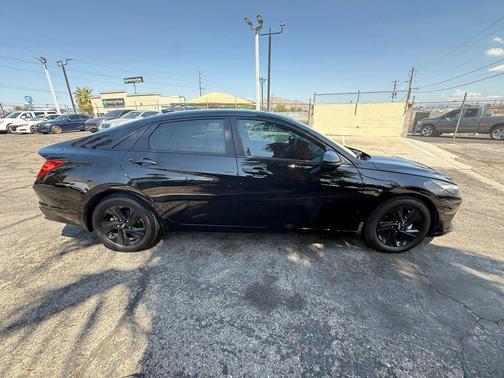 2023 Hyundai ELANTRA HEV Blue