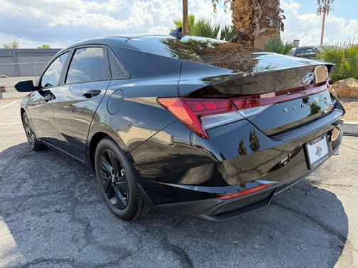 2023 Hyundai ELANTRA HEV Blue