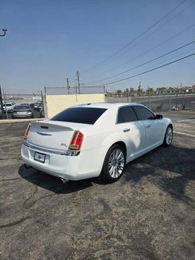 2011 Chrysler 300C Base