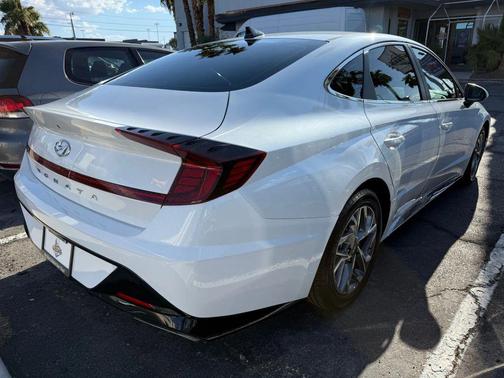 2022 Hyundai SONATA SEL