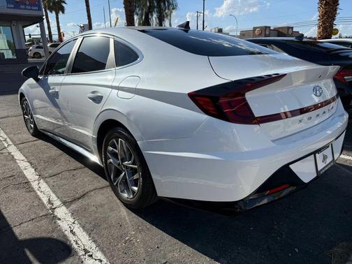 2022 Hyundai SONATA SEL