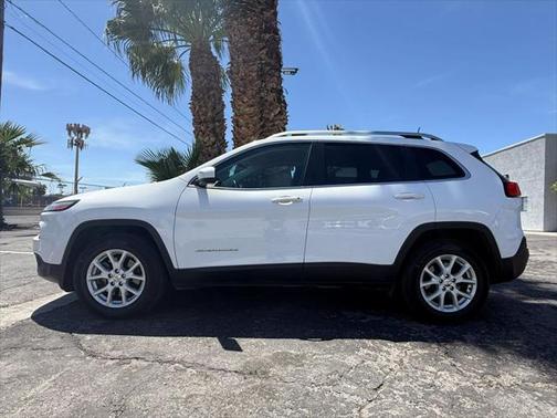 2017 Jeep Cherokee Sport