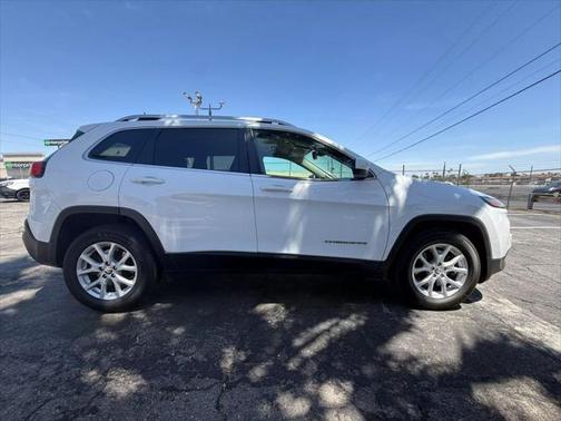2017 Jeep Cherokee Sport