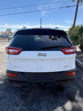 2017 Jeep Cherokee Sport