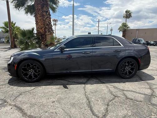 2017 Chrysler 300 Limited