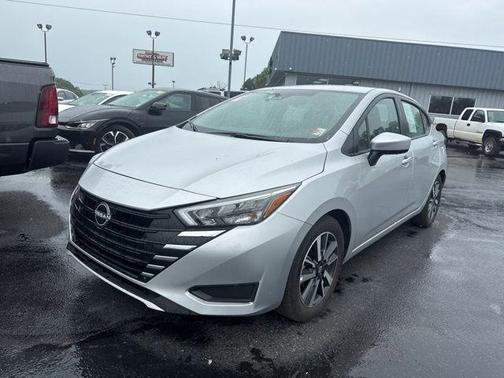Brilliant Silver Metallic 2025 Nissan Versa 1.6 SV