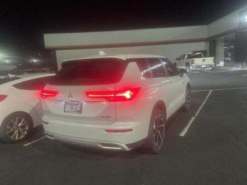 2023 Mitsubishi Outlander PHEV SE