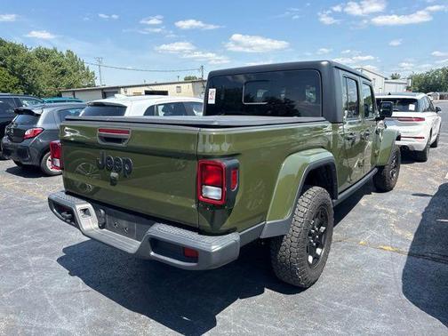 Sarge Green Clearcoat 2022 Jeep Gladiator Sport