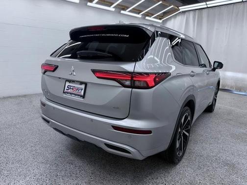 2023 Mitsubishi Outlander SEL