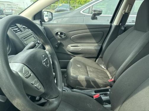 2017 Nissan Versa 1.6 S+