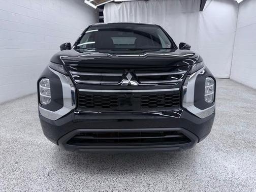 2025 Mitsubishi Outlander ES