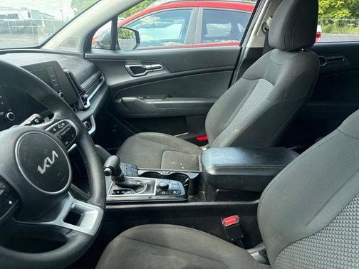 Gravity Gray 2023 Kia Sportage LX