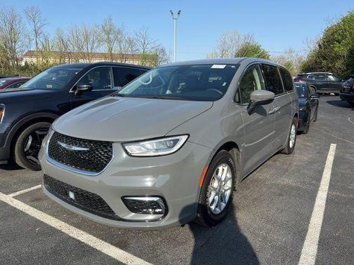 2023 Chrysler Pacifica Touring-L