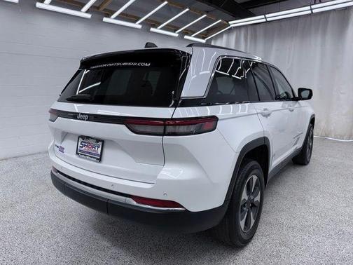 Bright White Clearcoat 2022 Jeep Grand Cherokee 4xe Base