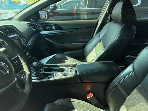 2021 Nissan Maxima SR