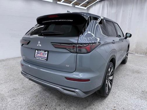 2026 Mitsubishi Outlander SE
