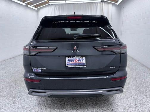 Moonstone Gray Metallic 2025 Mitsubishi Outlander SEL