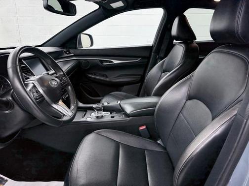 2023 INFINITI QX55 LUXE