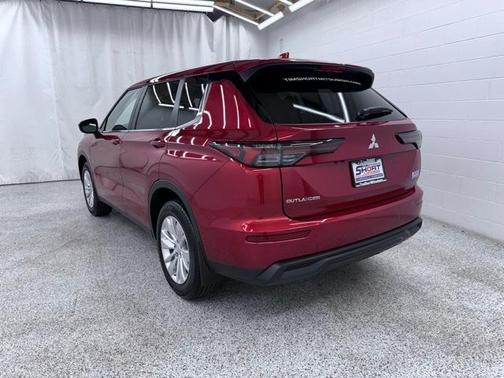2025 Mitsubishi Outlander ES