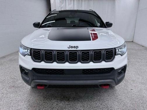Bright White Clearcoat 2025 Jeep Compass Trailhawk