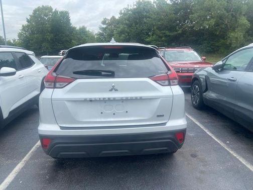 White Diamond 2025 Mitsubishi Eclipse Cross LE