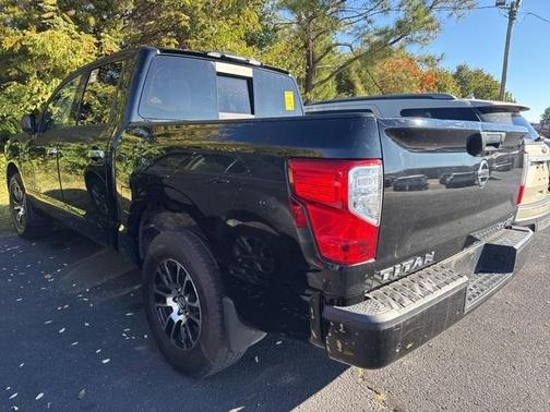 2021 Nissan Titan SV
