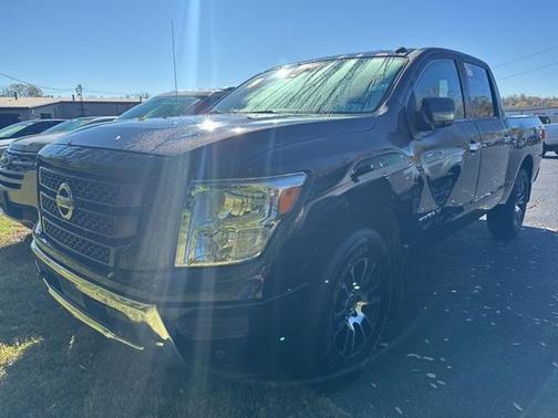 2021 Nissan Titan SV