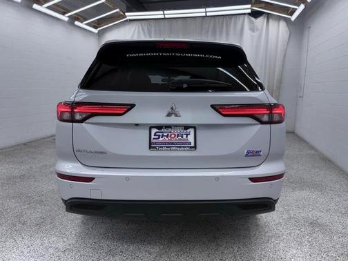 2024 Mitsubishi Outlander ES