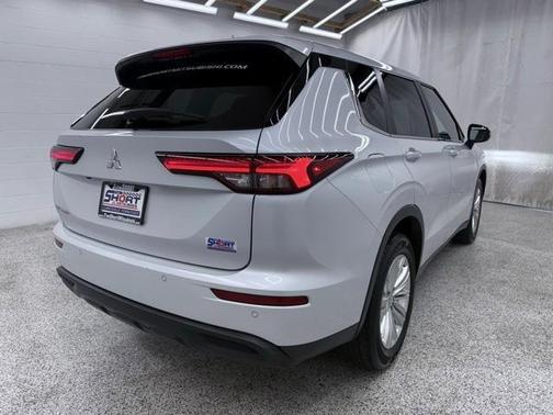 2024 Mitsubishi Outlander ES