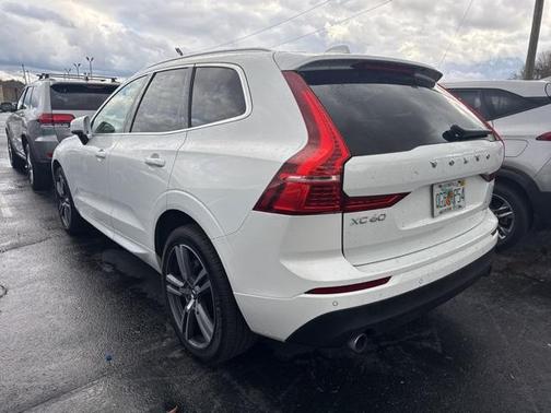 2020 Volvo XC60 T5 Momentum
