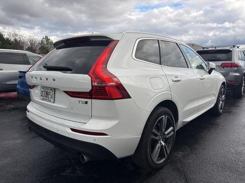 2020 Volvo XC60 T5 Momentum