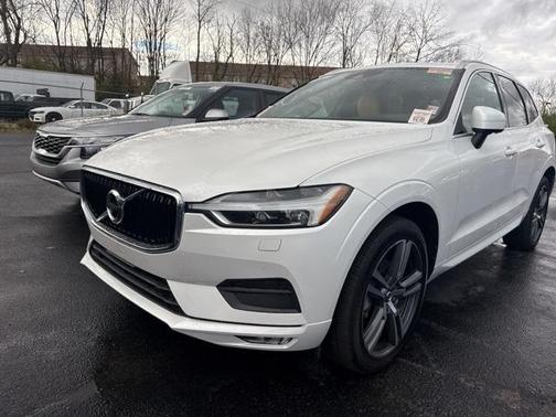2020 Volvo XC60 T5 Momentum