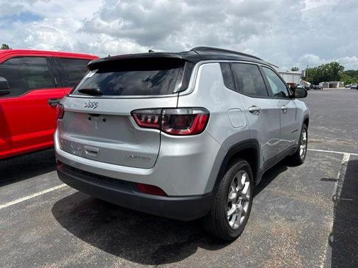 Silver Zynith 2025 Jeep Compass Limited