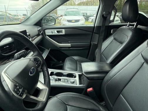 Gray Metallic 2023 Ford Explorer Limited