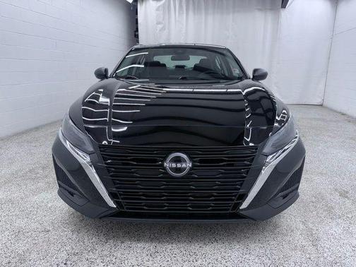 Super Black Clearcoat 2025 Nissan Altima SV