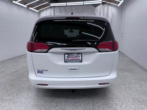 2021 Chrysler Voyager LXI