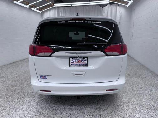 2021 Chrysler Voyager LXI