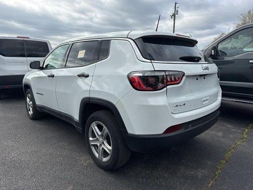 Bright White Clearcoat 2024 Jeep Compass Sport