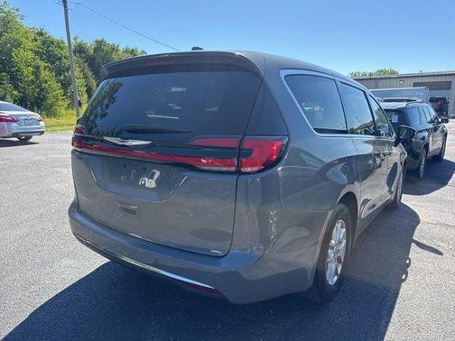 Ceramic Gray Clearcoat 2023 Chrysler Pacifica Touring-L